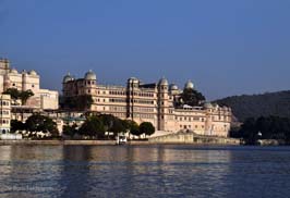 20181029547sc_Udaipur_Lake_Pichola_ride