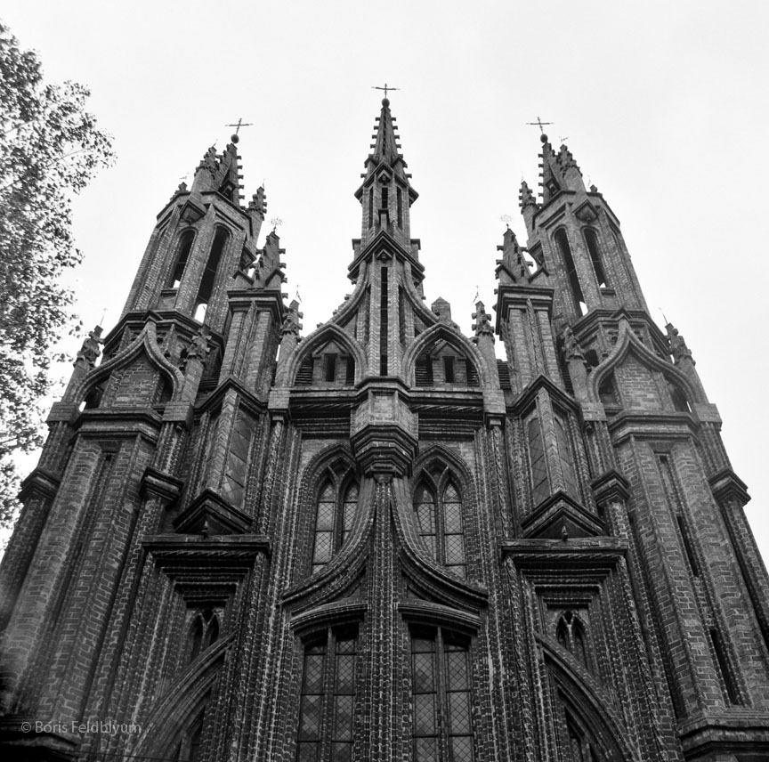 19771101266sc_Vilnius_St_Anna_Church