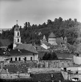 19771101127sc_Vilnius_view_from_St_Kazimir