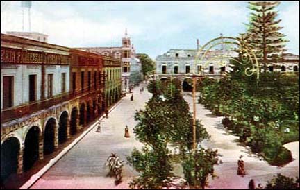 Guadalajara_Plaza_and Portales_Ca1930