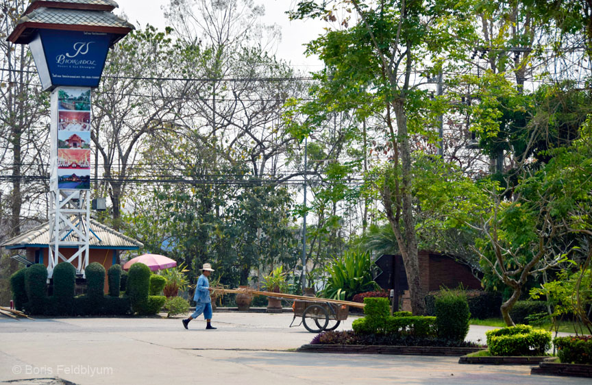201603111085sc_ChiangRai_to_village_school