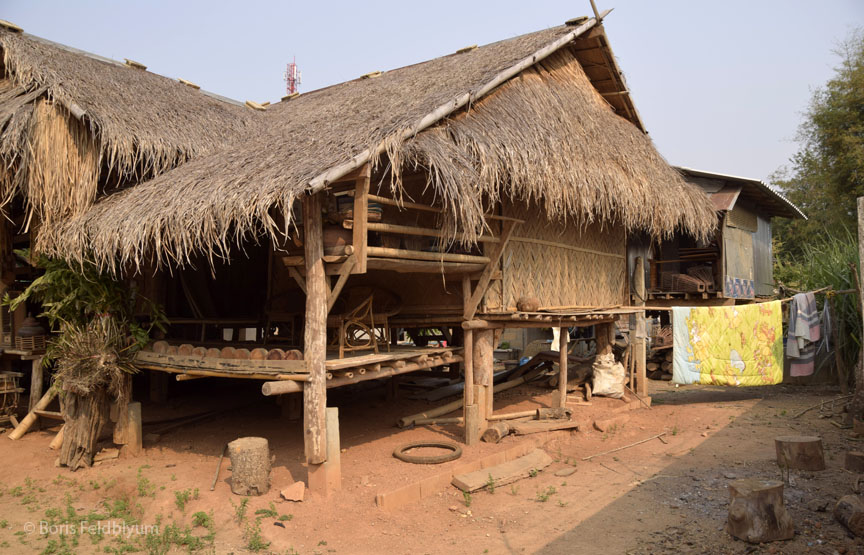 201603111397sc_ChiangRai_village_school