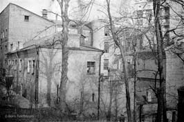 19690415003sc__Kiev_Oktyabrsky_palace_area