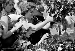 19750509018sc_Kiev_May_9_procession.jpg