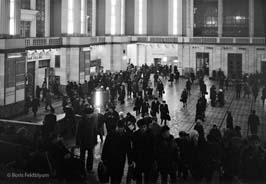 19751115001sc_Kiev_Railstation