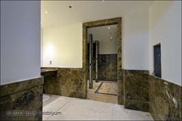 20131025504sc_1275_PA_5th_fllor_bathroom