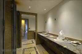 20140722302sc_1275_PA_3rd_floor_bathroom