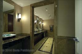 20140722501sc_1275_PA_5th_floor_bathroom