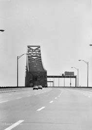 19810415019sc_DE_memorial_bridge