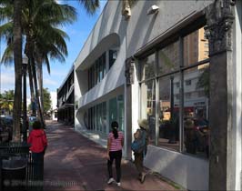 20141209121sc_Miami_Washington_Ave_ref2