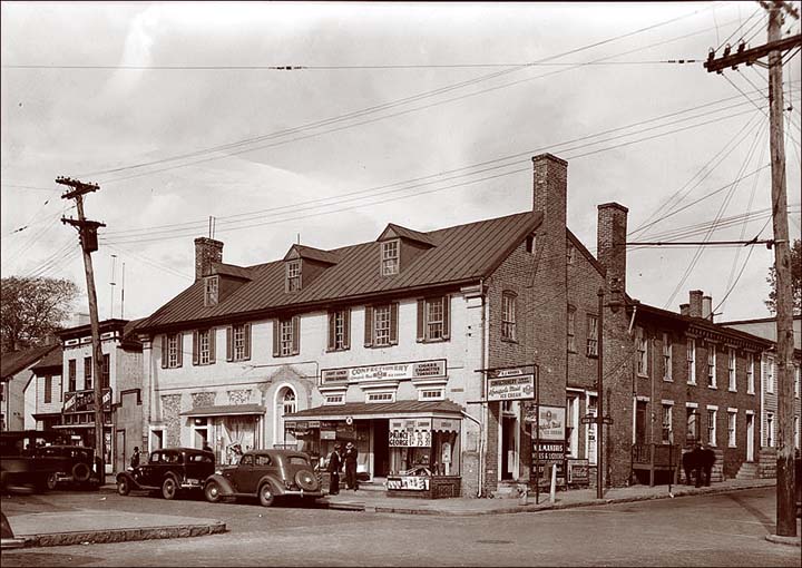 Annapolis_Old Inn, Dock & Randall Streets_1936