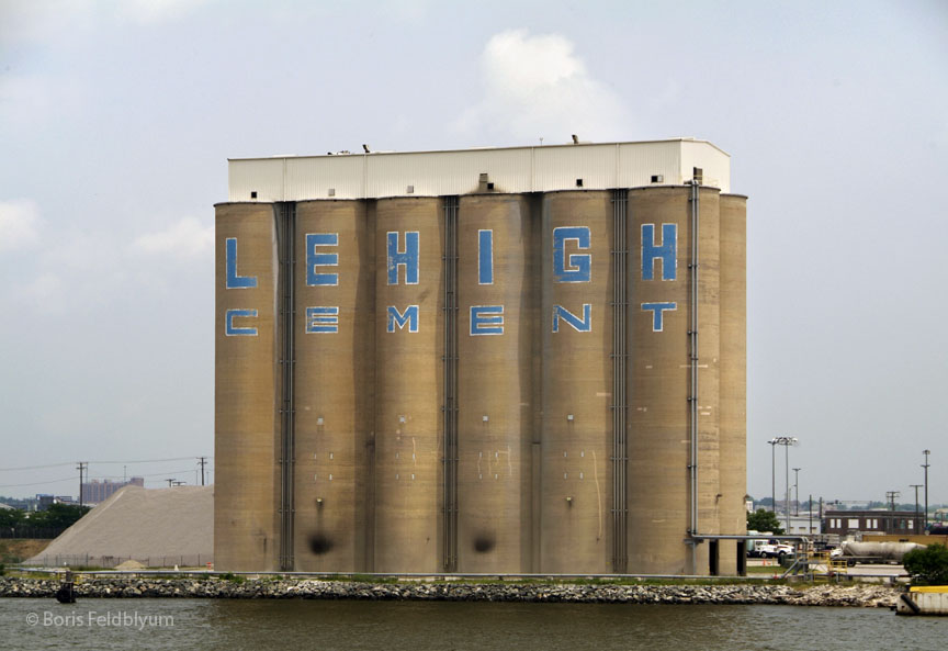 20110529135sc_Baltimore_Harbor