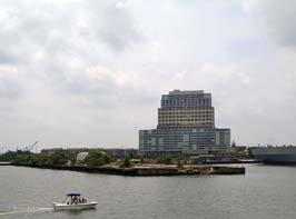 20110529103sc_Baltimore_Harbor