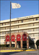 2004012208-9w_doubletree.jpg (50612 bytes)