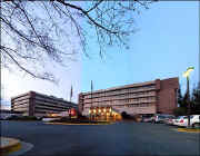 DoubleTree_Rockville_MD_2004041702w.jpg (54496 bytes)
