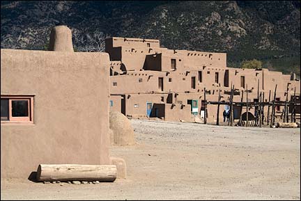 20081022019_02_Taos_Pueblo_NM