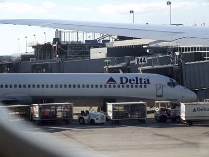 20071020233_02_Dulles_airport