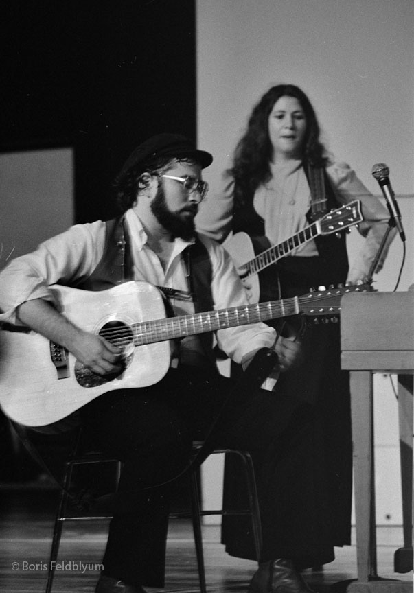 19821204058sc_Fabrangen_Fidddlers
