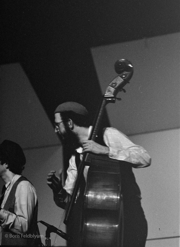 19821204061sc_Fabrangen_Fidddlers_Theo_Stone